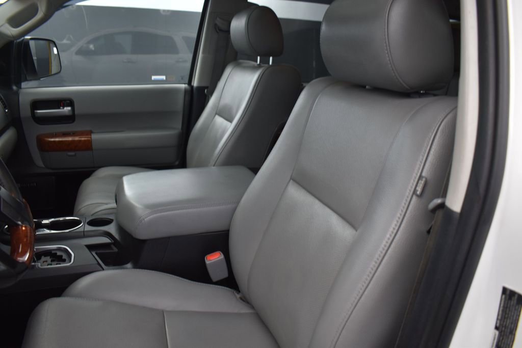 Used 2019 Toyota Sequoia Platinum AWD/4WD image 10