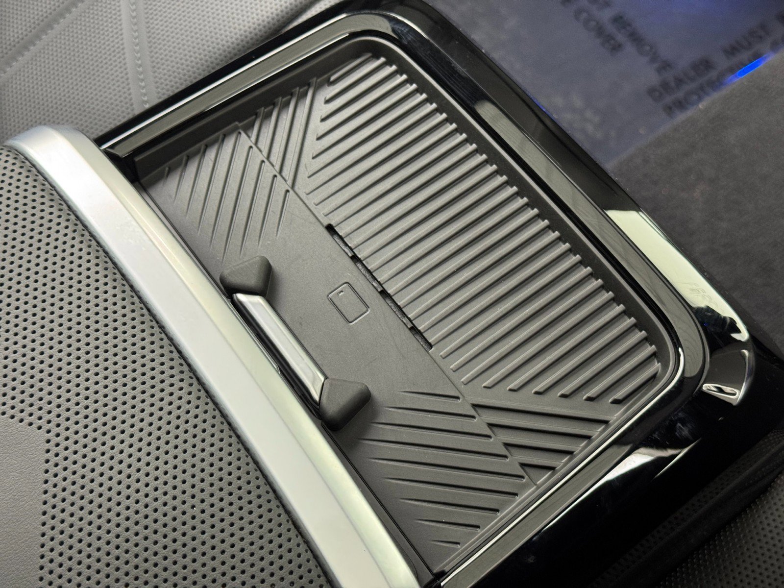 Used 2023 BMW i7 xDrive60 w/ Parking Assistance Package image 40