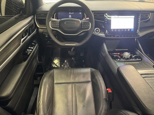 Used 2023 Jeep Wagoneer Series III w/ Premium Group I image 4