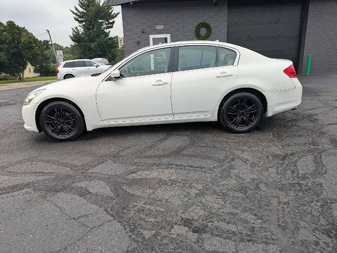 Used 2011 INFINITI G37 x Sedan w/ Premium Pkg AWD/4WD image 2
