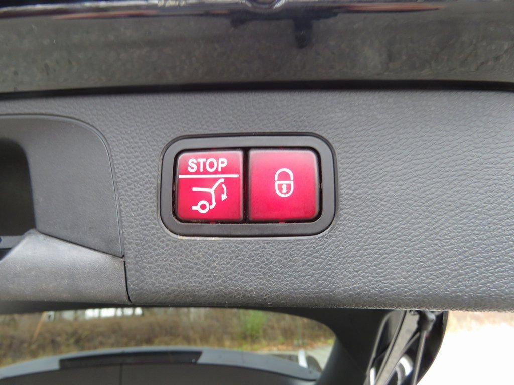 Used 2021 Mercedes-Benz GLC 300 4MATIC image 19