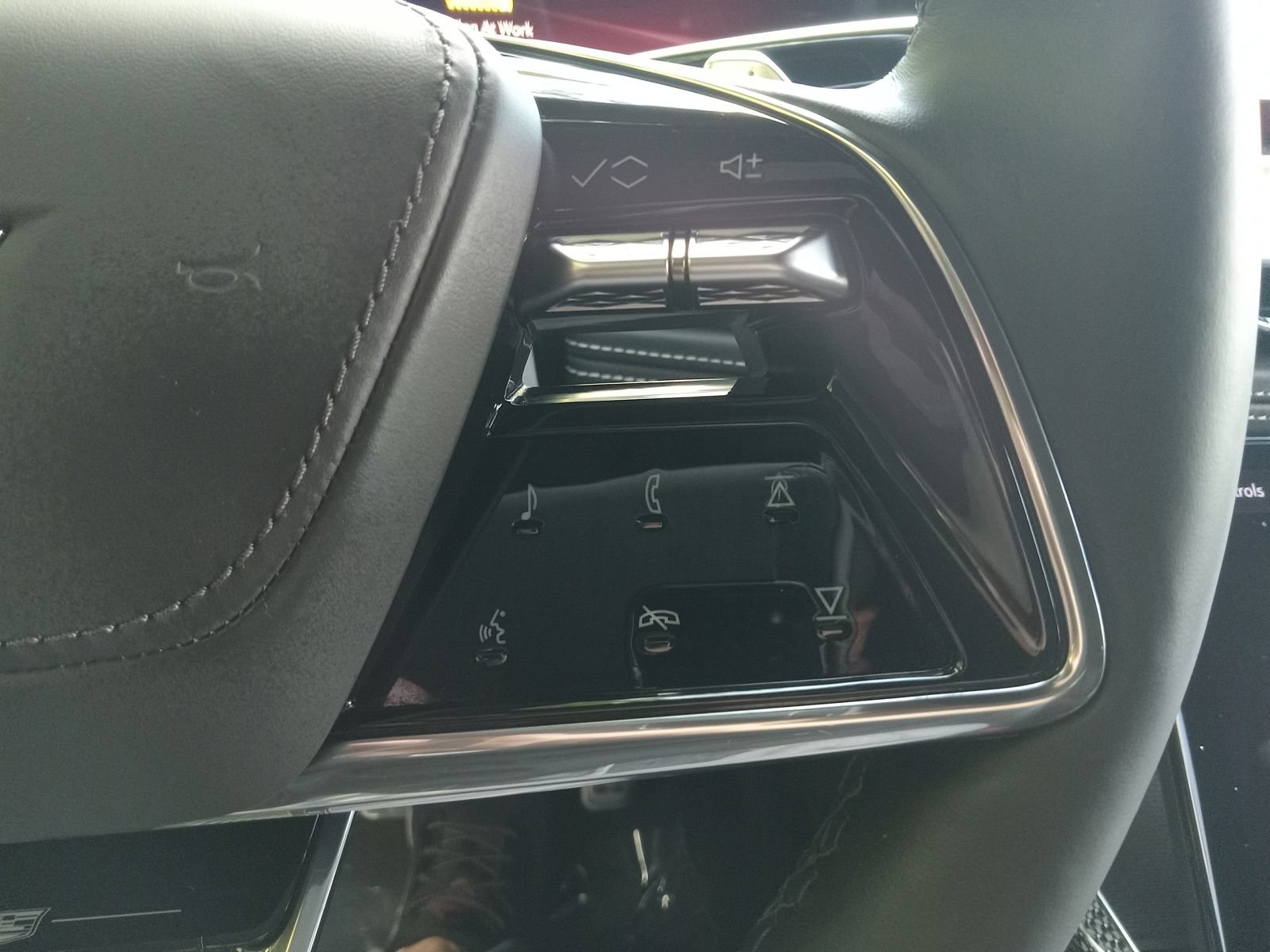 Used 2025 Cadillac Escalade V AWD/4WD image 24