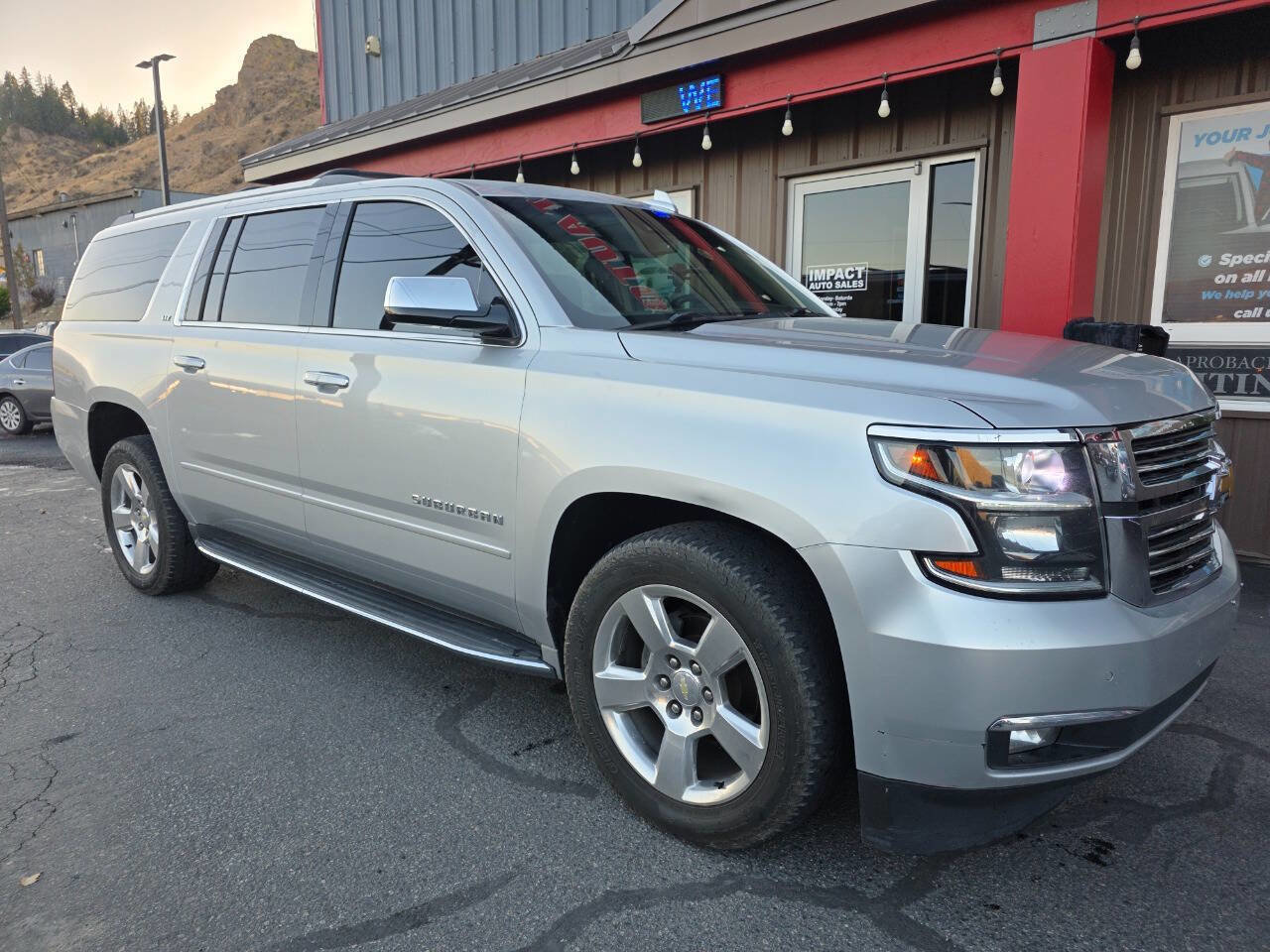 Used 2016 Chevrolet Suburban LTZ image 6