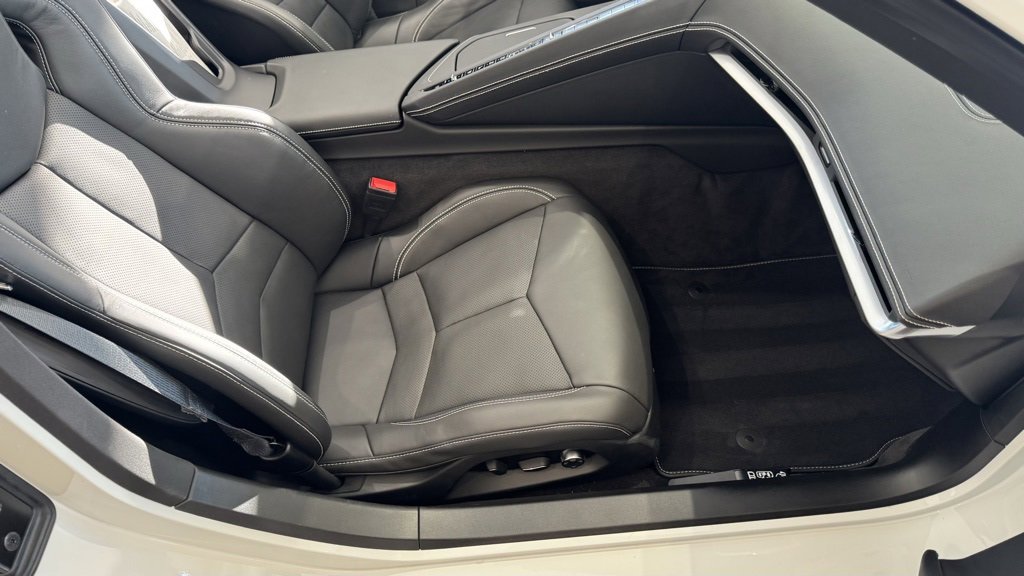 Used 2025 Chevrolet Corvette Z06 image 18