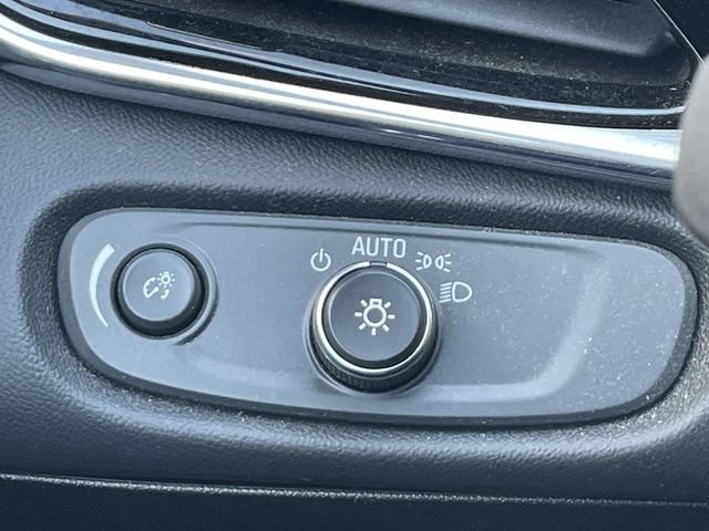 Used 2017 Chevrolet Volt Premier w/ Driver Confidence II Package FWD image 36