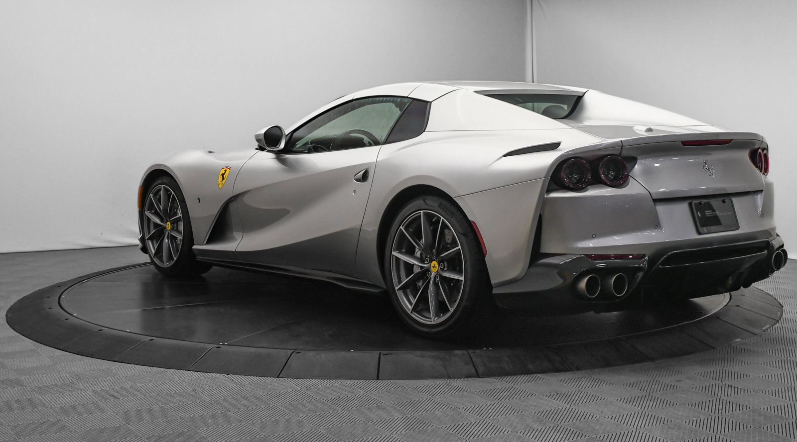 Used 2022 Ferrari 812 GTS RWD image 10