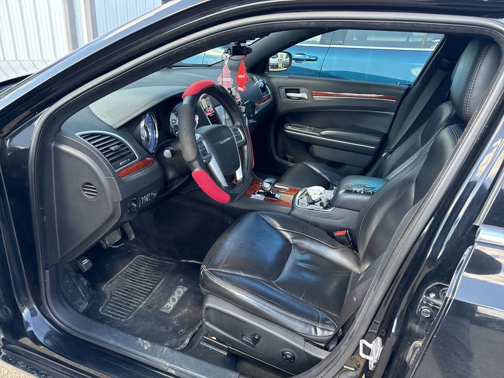 Used 2013 Chrysler 300 RWD image 12
