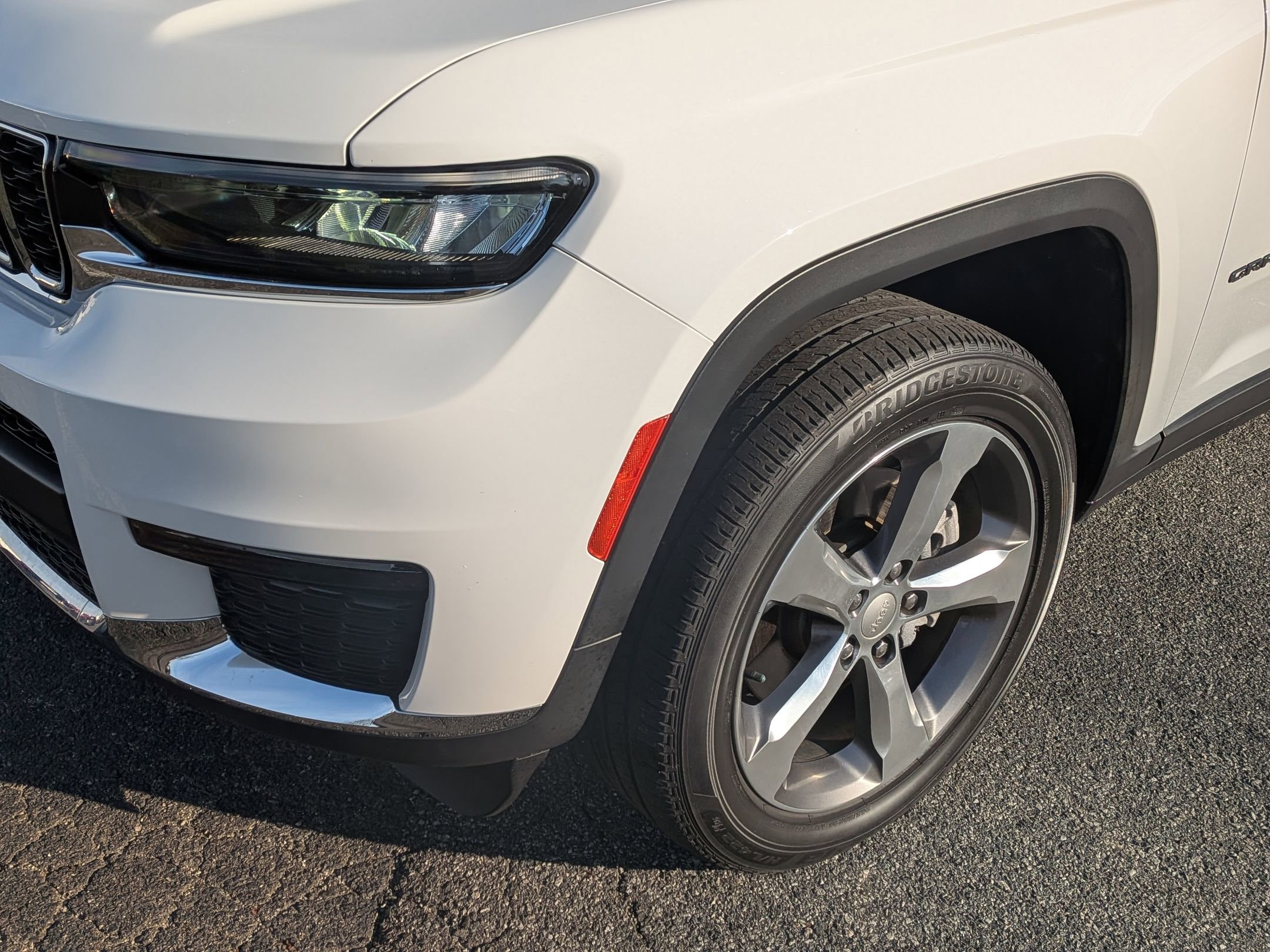 Used 2022 Jeep Grand Cherokee L Limited image 11