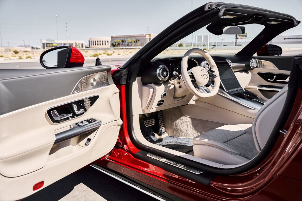 Used 2022 Mercedes-Benz SL 55 AMG 4MATIC image 18
