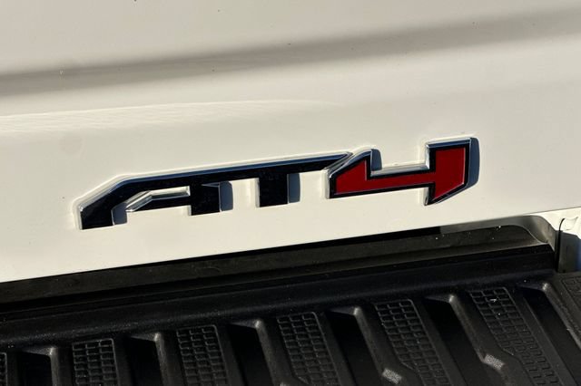 Used 2025 GMC Sierra 2500 AT4 w/ AT4 Premium Plus Package AWD/4WD image 97