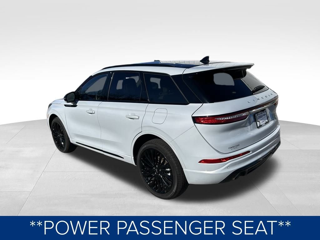 Used 2025 Lincoln Corsair Reserve w/ Equipment Group 202A image 11