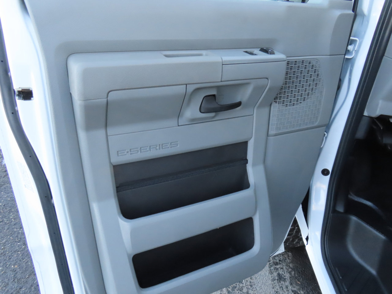 Used 2023 Ford E-350 and Econoline 350 Super Duty w/ Driver's Safety Package image 9