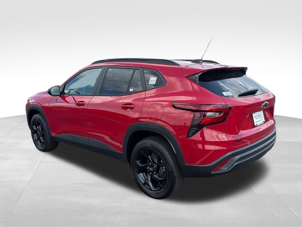 New 2026 Chevrolet Trax LT w/ Midnight Edition FWD image 3