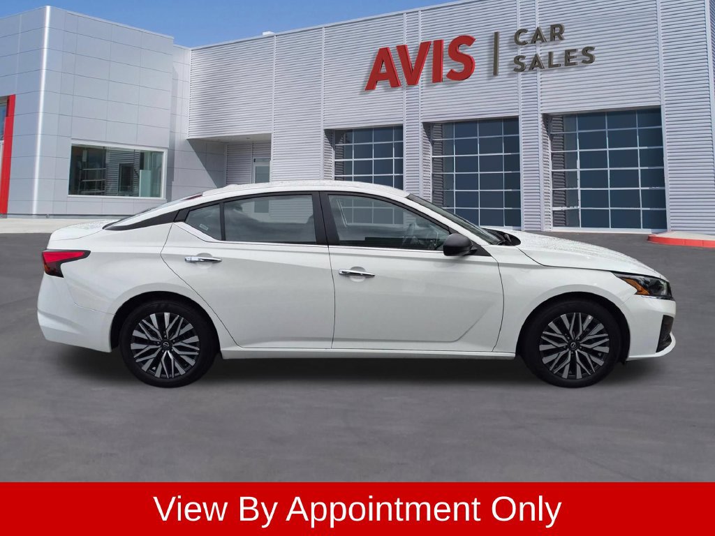 Used 2025 Nissan Altima 2.5 SV FWD image 5