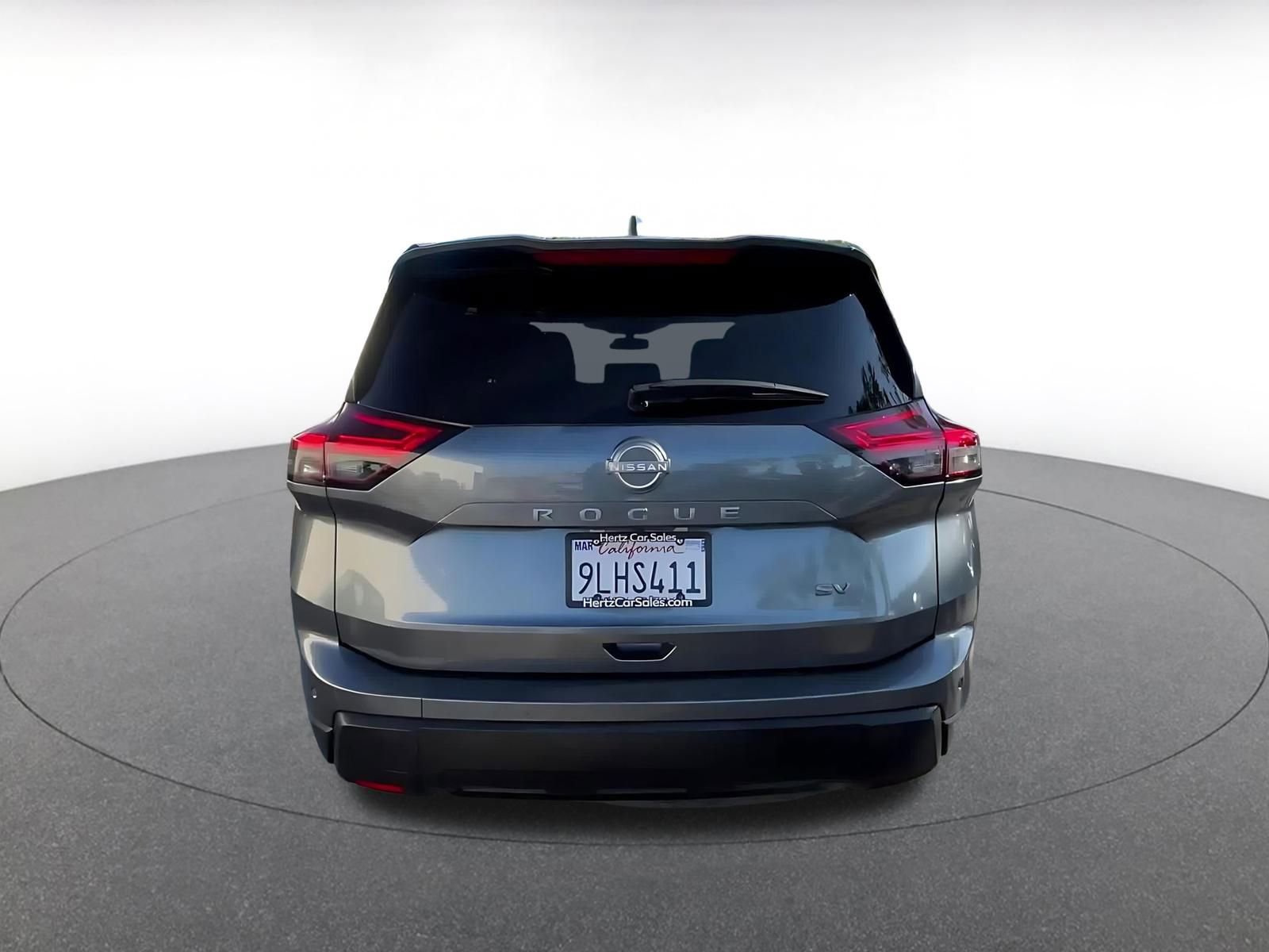 Used 2024 Nissan Rogue SV image 12