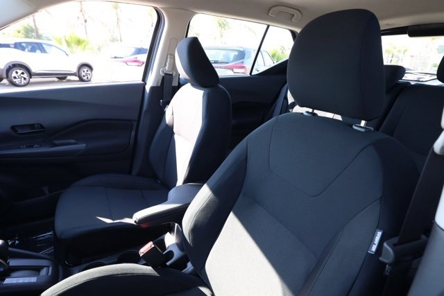 New 2025 Nissan Kicks Play S image 15