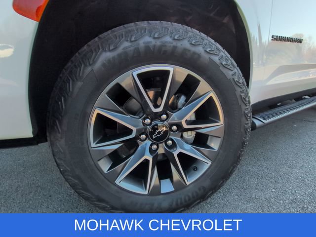 Used 2024 Chevrolet Suburban Z71 w/ Luxury Package AWD/4WD image 35