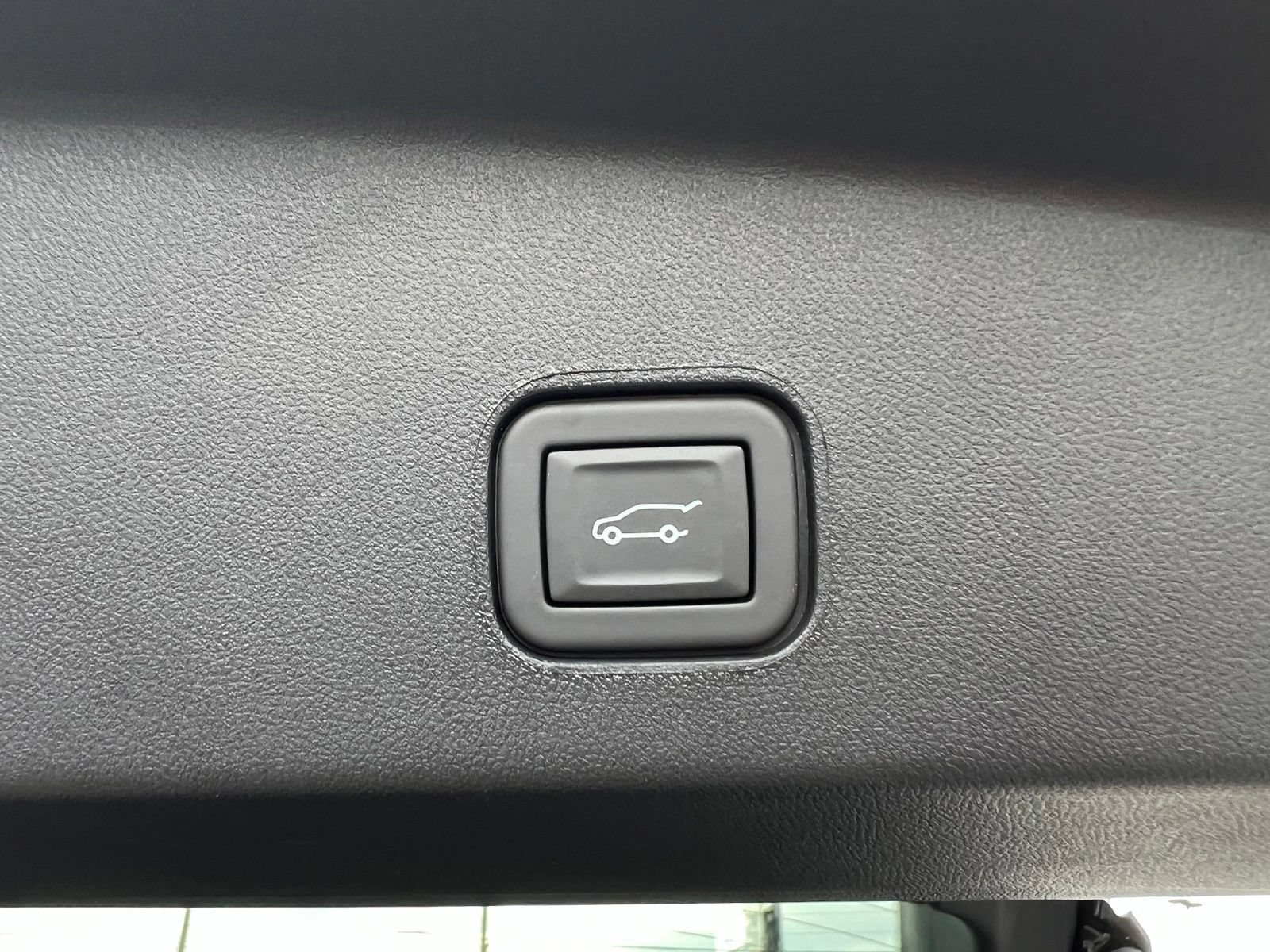 Used 2024 Cadillac Lyriq Tech AWD/4WD image 23