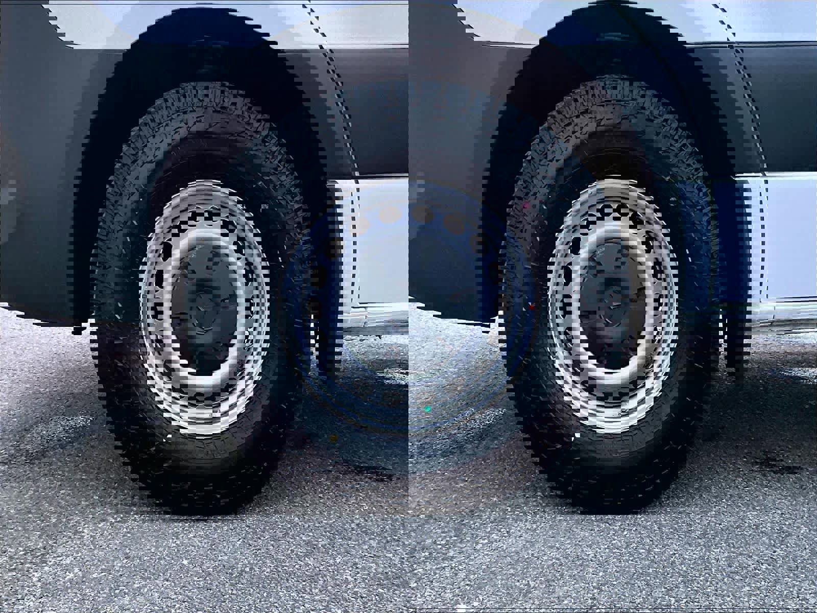 Used 2024 Mercedes-Benz Sprinter 2500 image 7