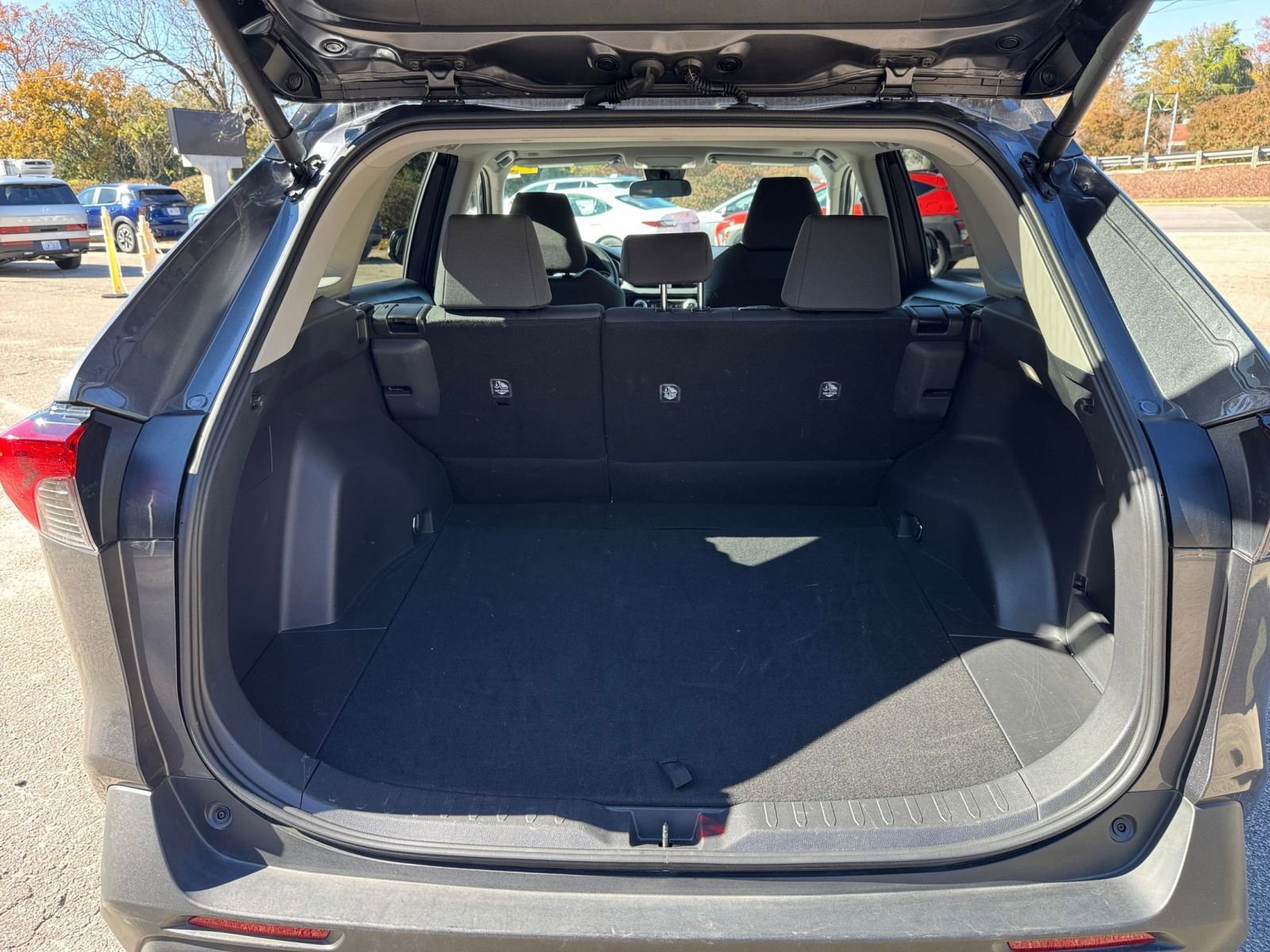 Used 2025 Toyota RAV4 XLE image 25