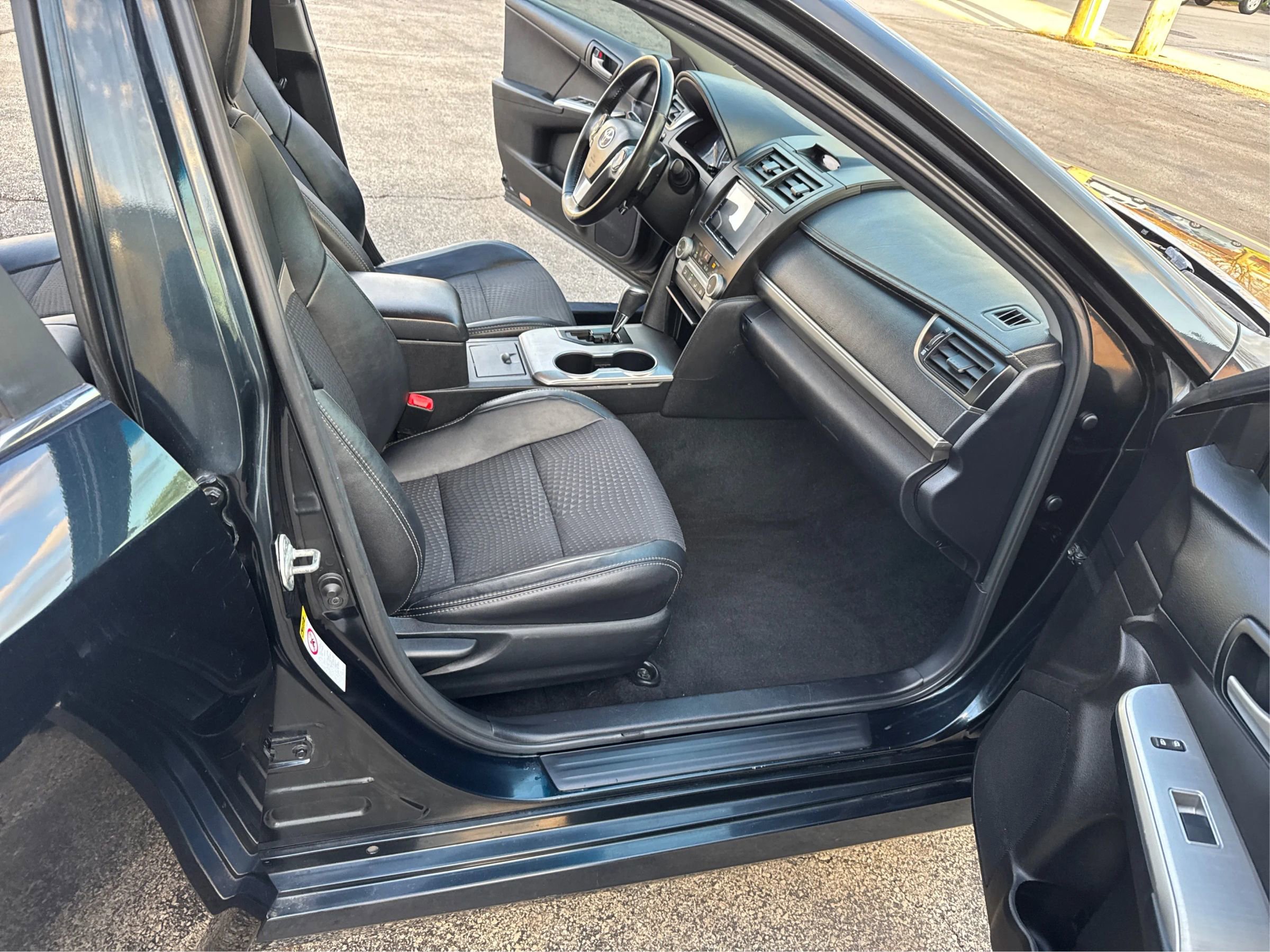 Used 2012 Toyota Camry SE w/ Convenience Pkg FWD image 24