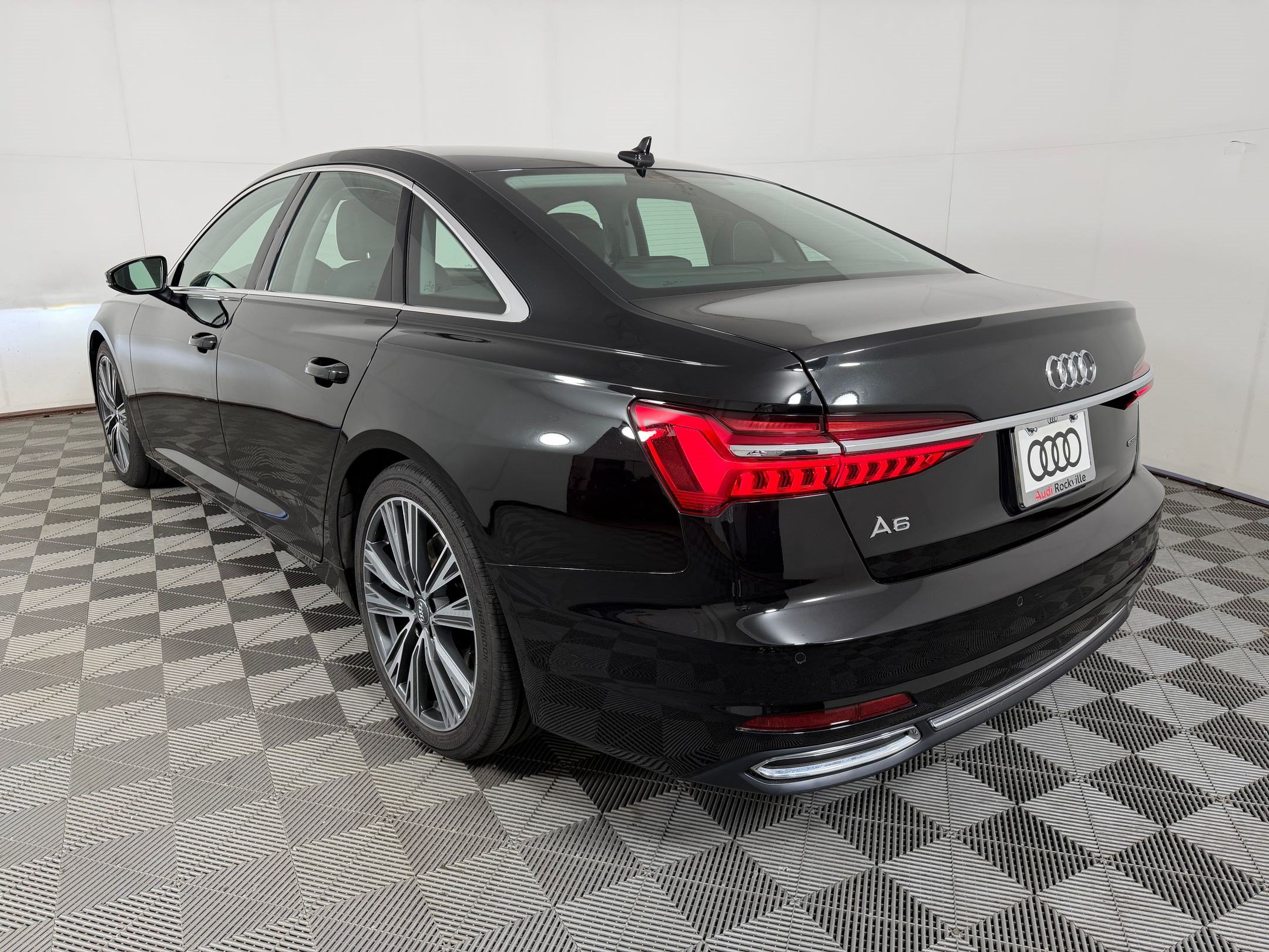 Used 2019 Audi A6 2.0T Premium w/ Convenience Package AWD/4WD image 3