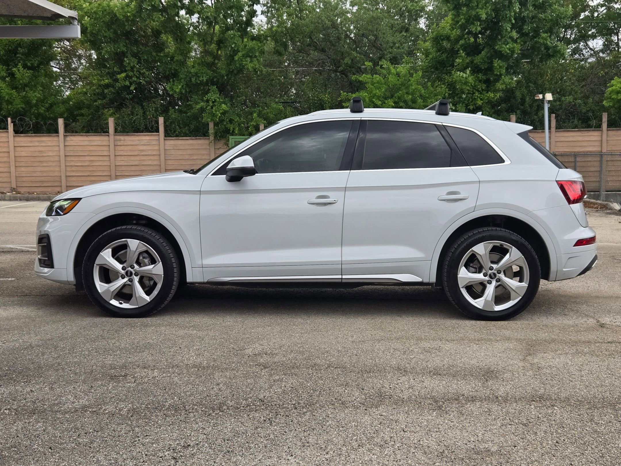 Used 2021 Audi Q5 2.0T Premium Plus w/ Premium Plus Package AWD/4WD image 7