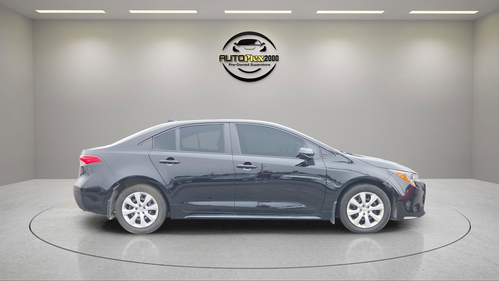 Used 2025 Toyota Corolla LE FWD image 8