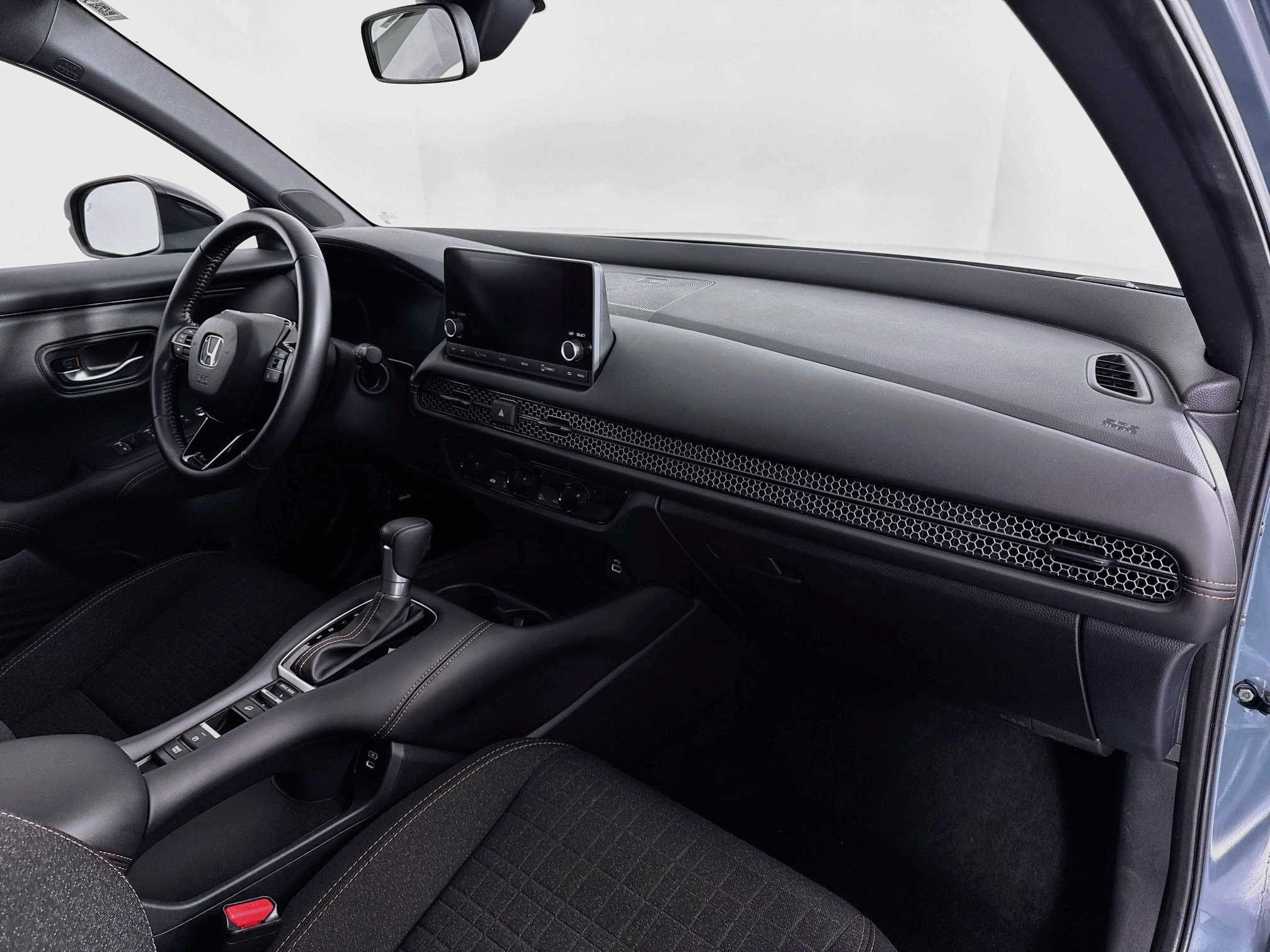 Certified 2025 Honda HR-V Sport image 27