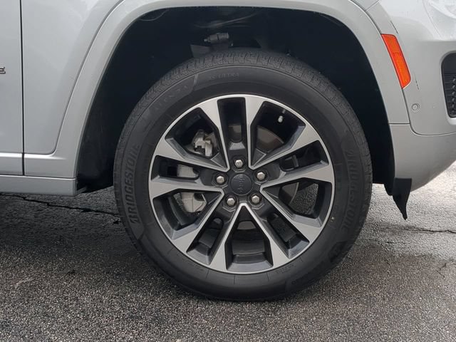 Used 2022 Jeep Grand Cherokee Overland w/ Adv Protech Group III AWD/4WD image 11