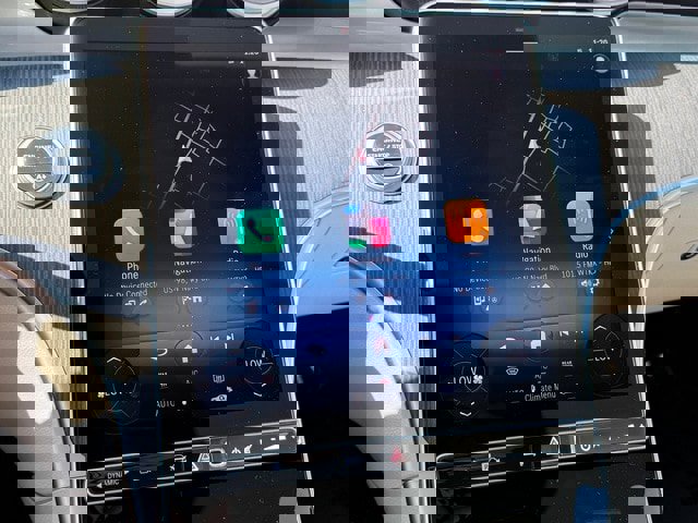 New 2025 Mercedes-Benz C 300 Sedan image 26