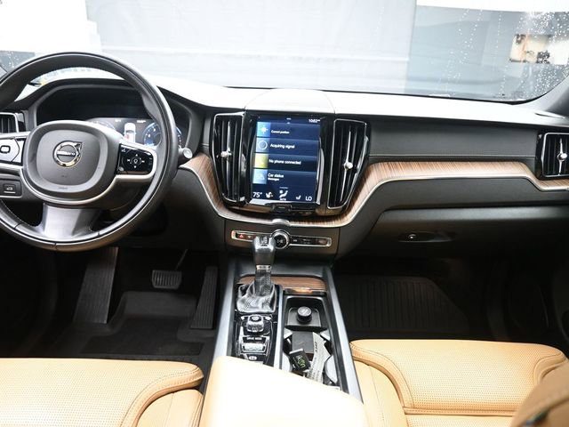 Used 2021 Volvo XC60 T5 Inscription w/ Climate Package AWD/4WD image 9