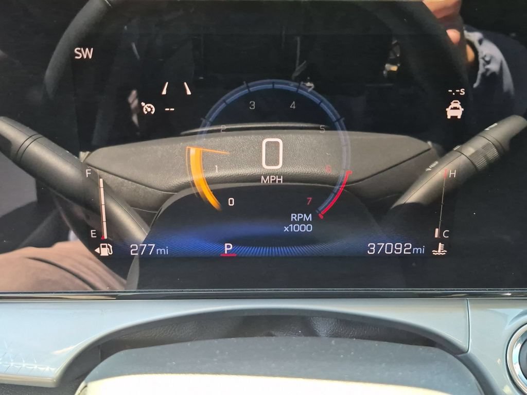 Used 2025 Chevrolet Trax LT w/ LT Convenience Package FWD image 16