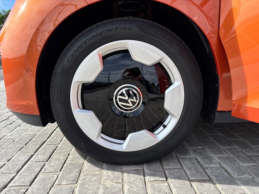 New 2025 Volkswagen ID. Buzz Pro S Plus AWD/4WD image 27