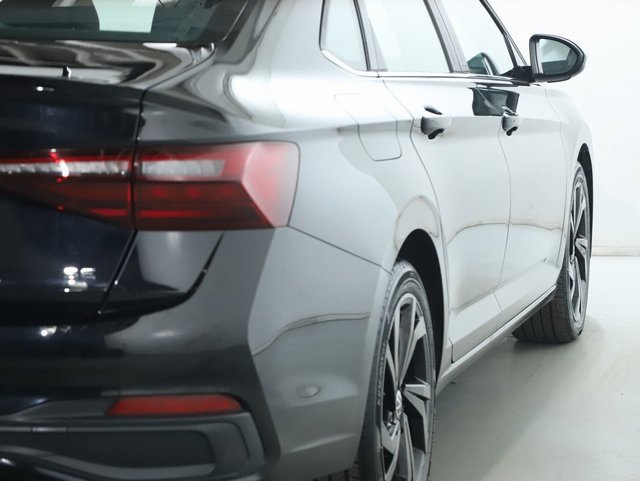 Used 2025 Volkswagen Jetta SE w/ Sunroof Package image 44