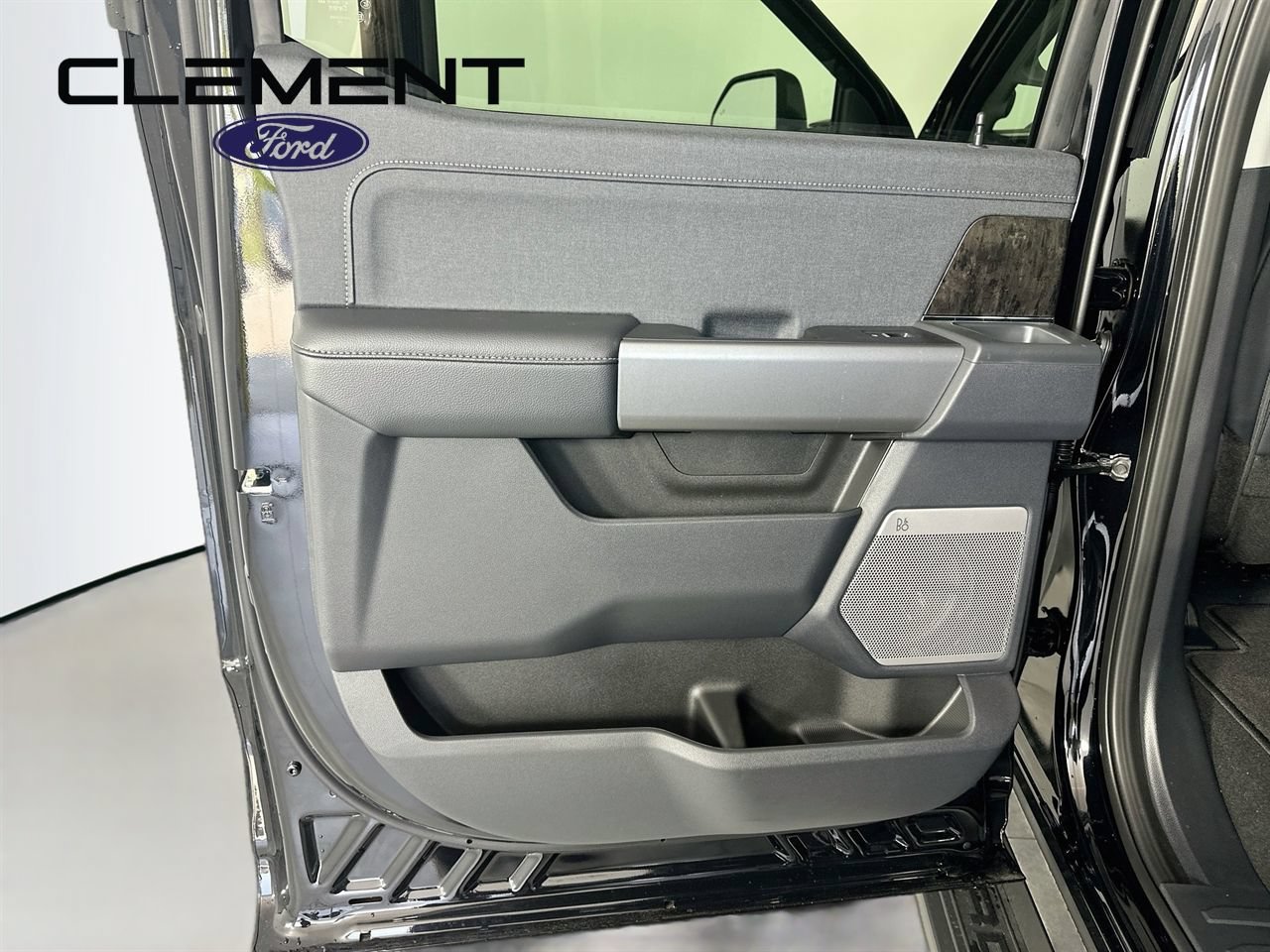 New 2026 Ford F250 Lariat w/ Black Appearance Package AWD/4WD image 29