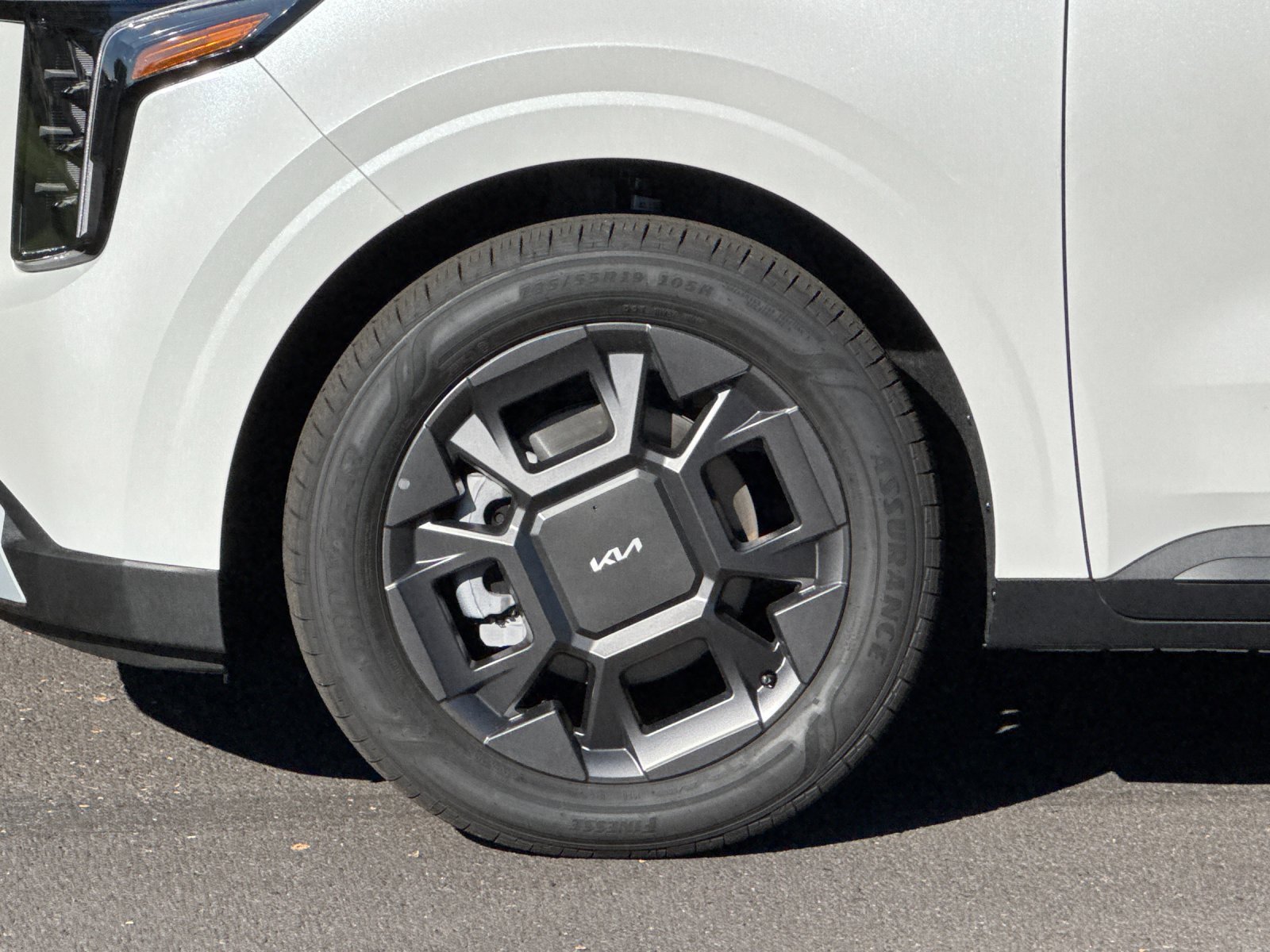 New 2026 Kia Carnival EX image 27