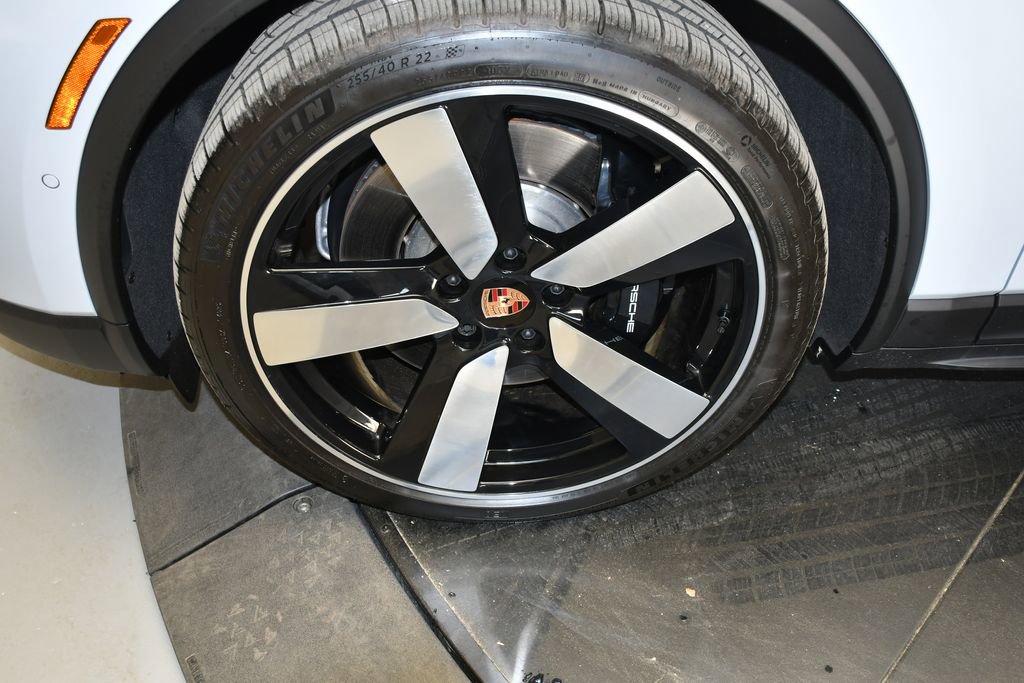 New 2026 Porsche Macan GTS Electric AWD/4WD image 17