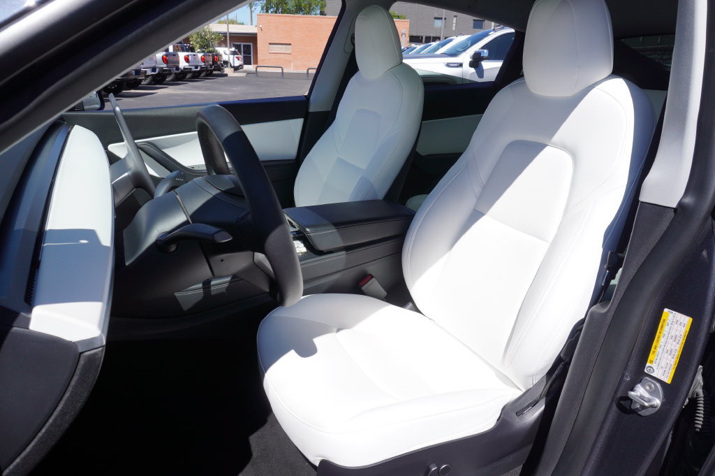 Used 2021 Tesla Model Y Long Range AWD/4WD image 17