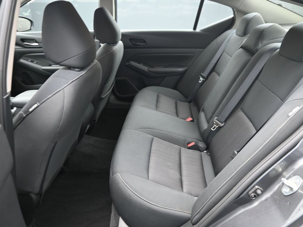 Used 2025 Nissan Altima 2.5 SV image 12