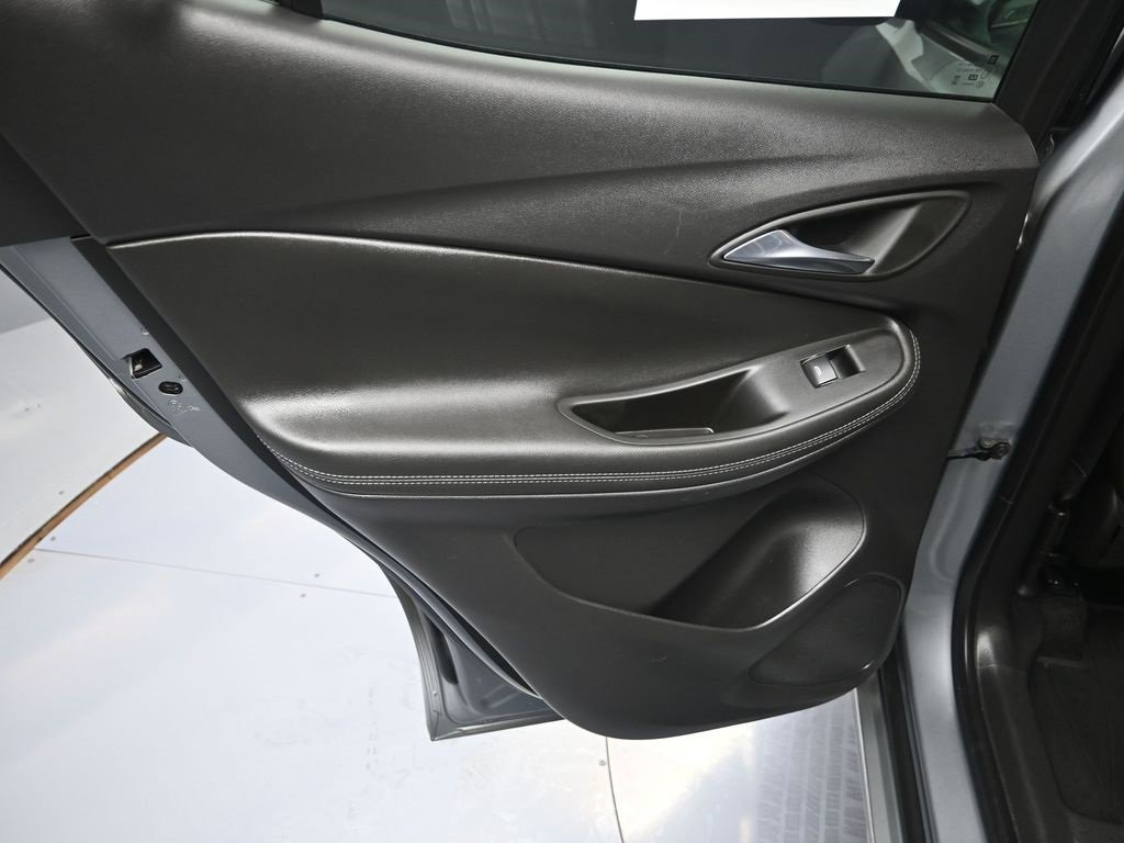 Used 2023 Buick Encore GX Select w/ Sport Touring Package image 26