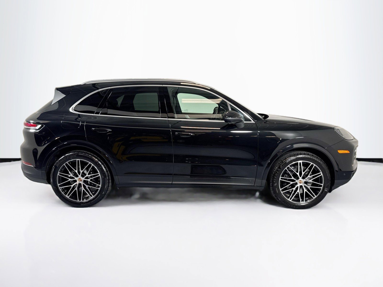 Certified 2025 Porsche Cayenne image 8