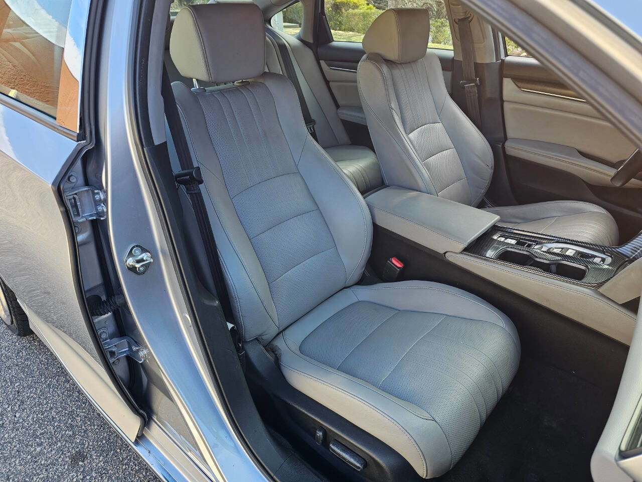 Used 2019 Honda Accord Touring image 37