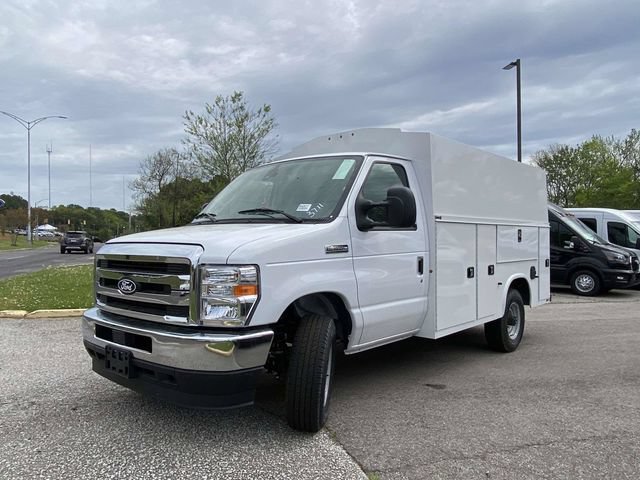 New 2026 Ford E-350 and Econoline 350 Super Duty w/ Power Equipment Group RWD image 7