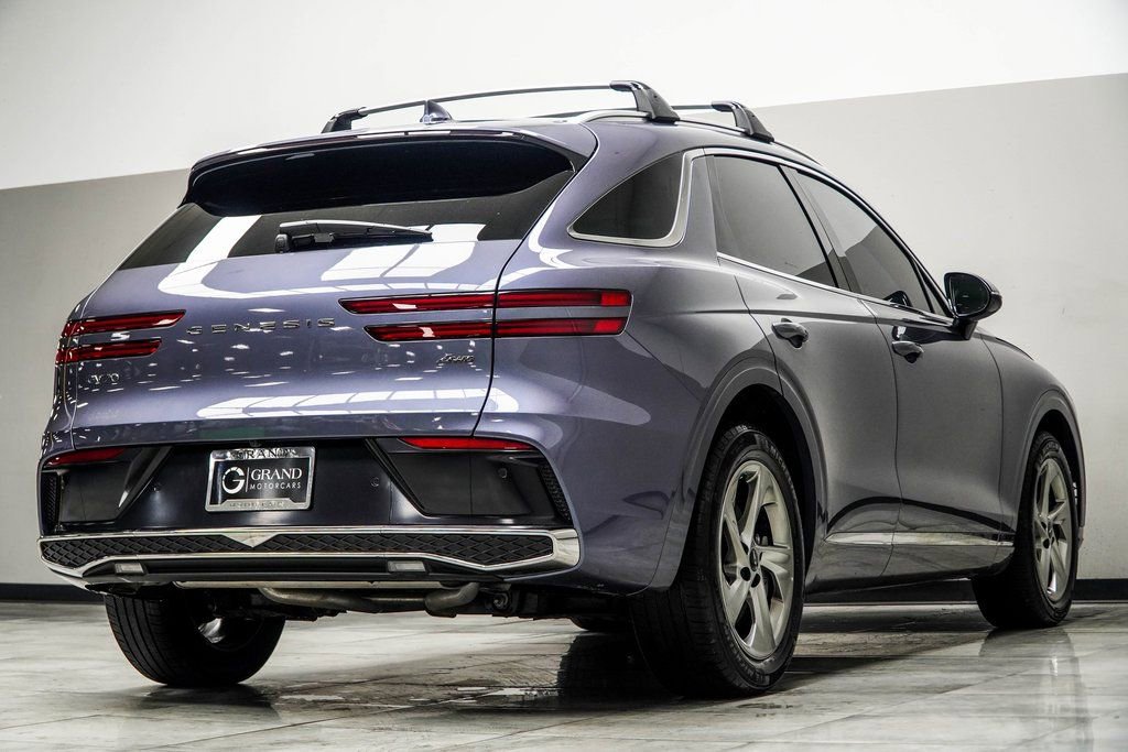 Used 2026 Genesis GV70 2.5T Select image 13