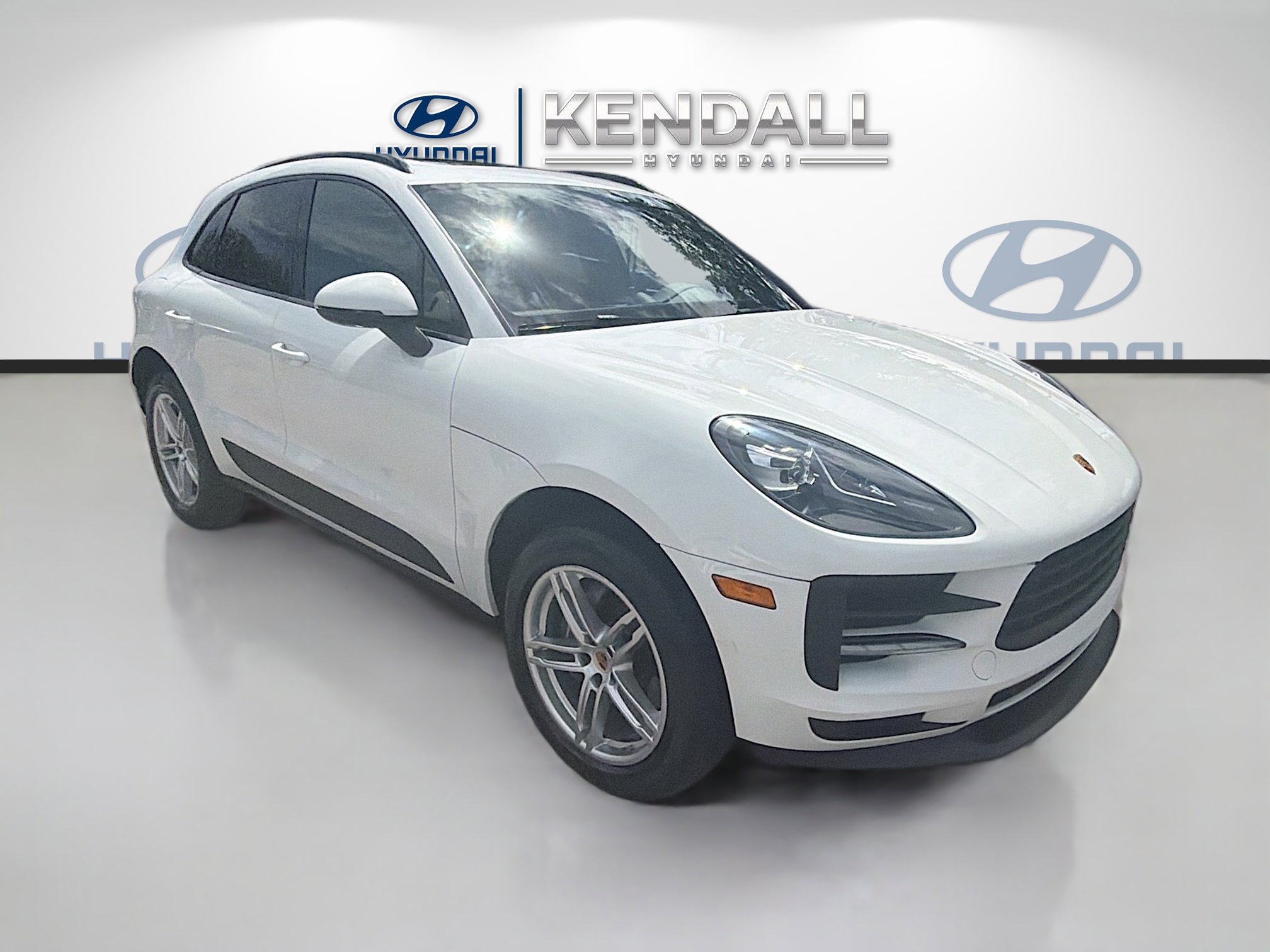 Used 2021 Porsche Macan AWD/4WD image 1