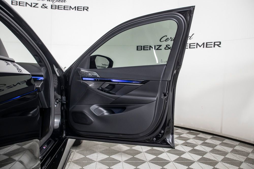 Used 2026 BMW M5 w/ Executive Package image 20