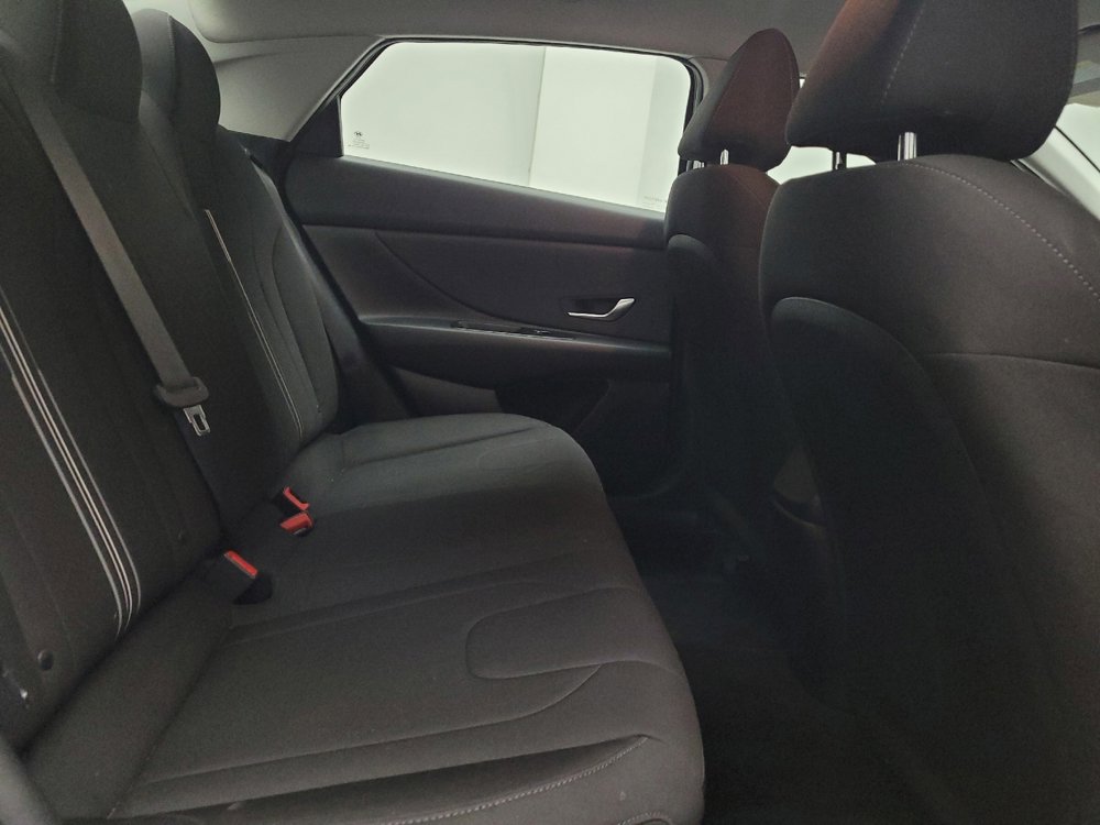 Used 2022 Hyundai Elantra SEL w/ Cargo Package image 19