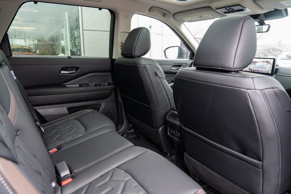 New 2026 Nissan Pathfinder Platinum image 28