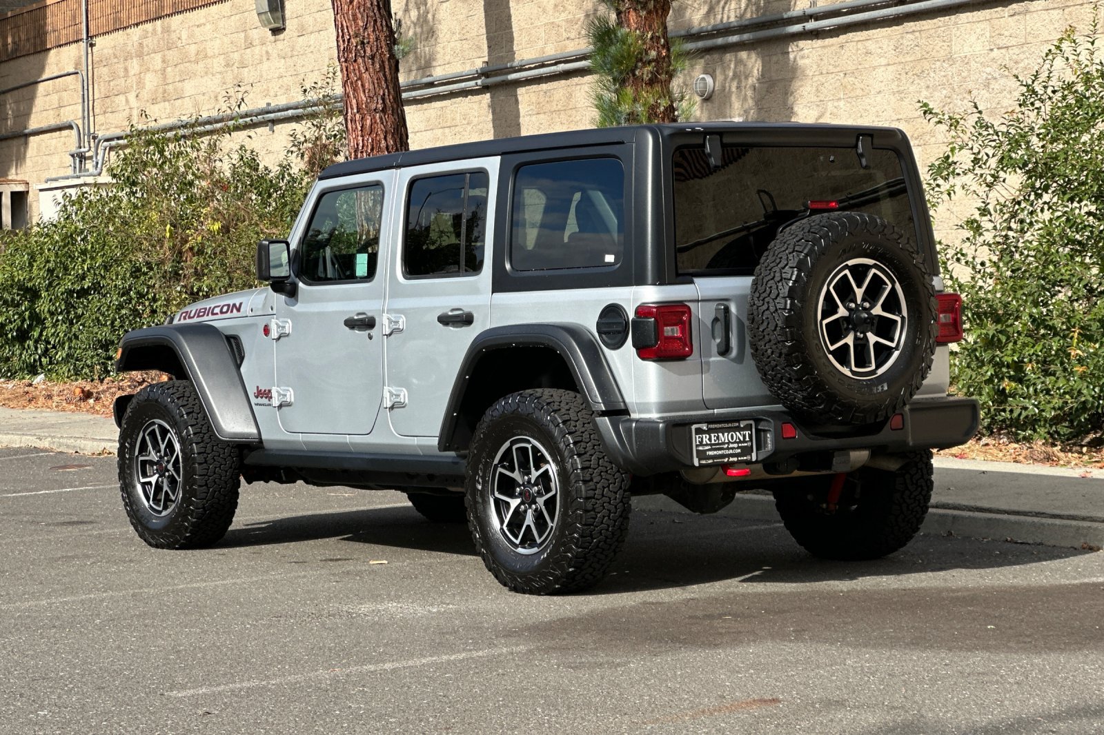 Used 2024 Jeep Wrangler Unlimited Rubicon AWD/4WD image 5